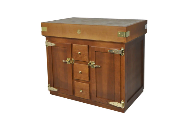 Stained beech wood, golden oak with brass hardware, 3 drawers and 2 doors 