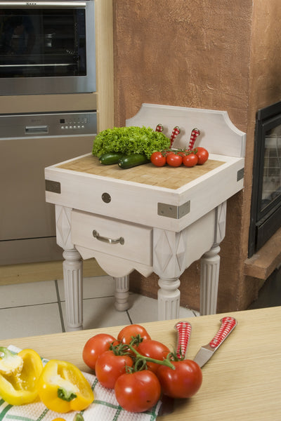 The Balnc lacquered Rustic butcher block, in situation