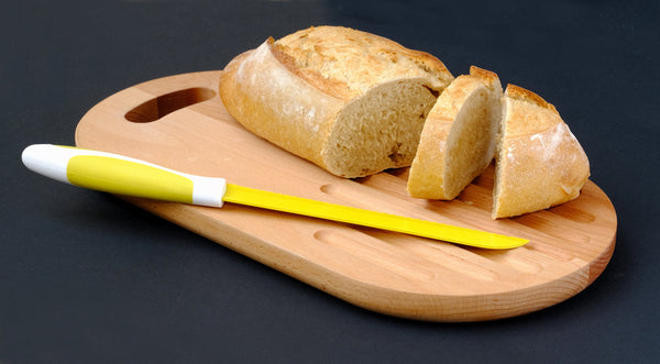 Bread board made of beech wood. in situation